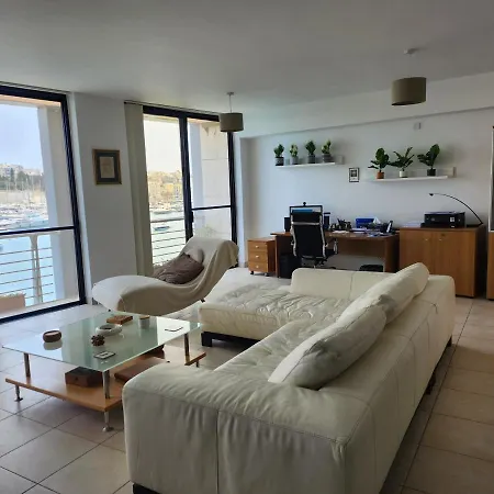 Apartament St. Angelo Mansions - *