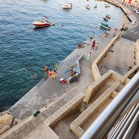 St. Angelo Mansions - * Birgu